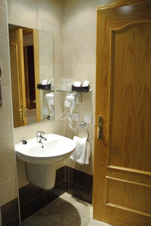 באניוס דה מונטמאיור Hotel Alegria חדר תמונה